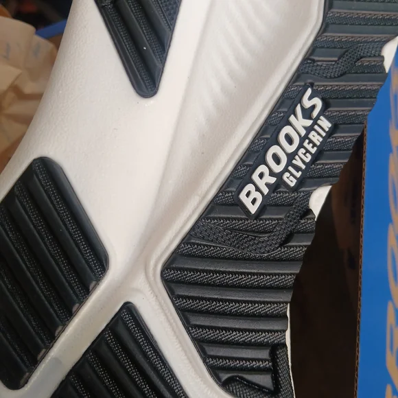 Brooks Women’s Glycerin GTS 23 Supportive RunninBrooks Men's Black Running Shoes - Picture 12 of 14